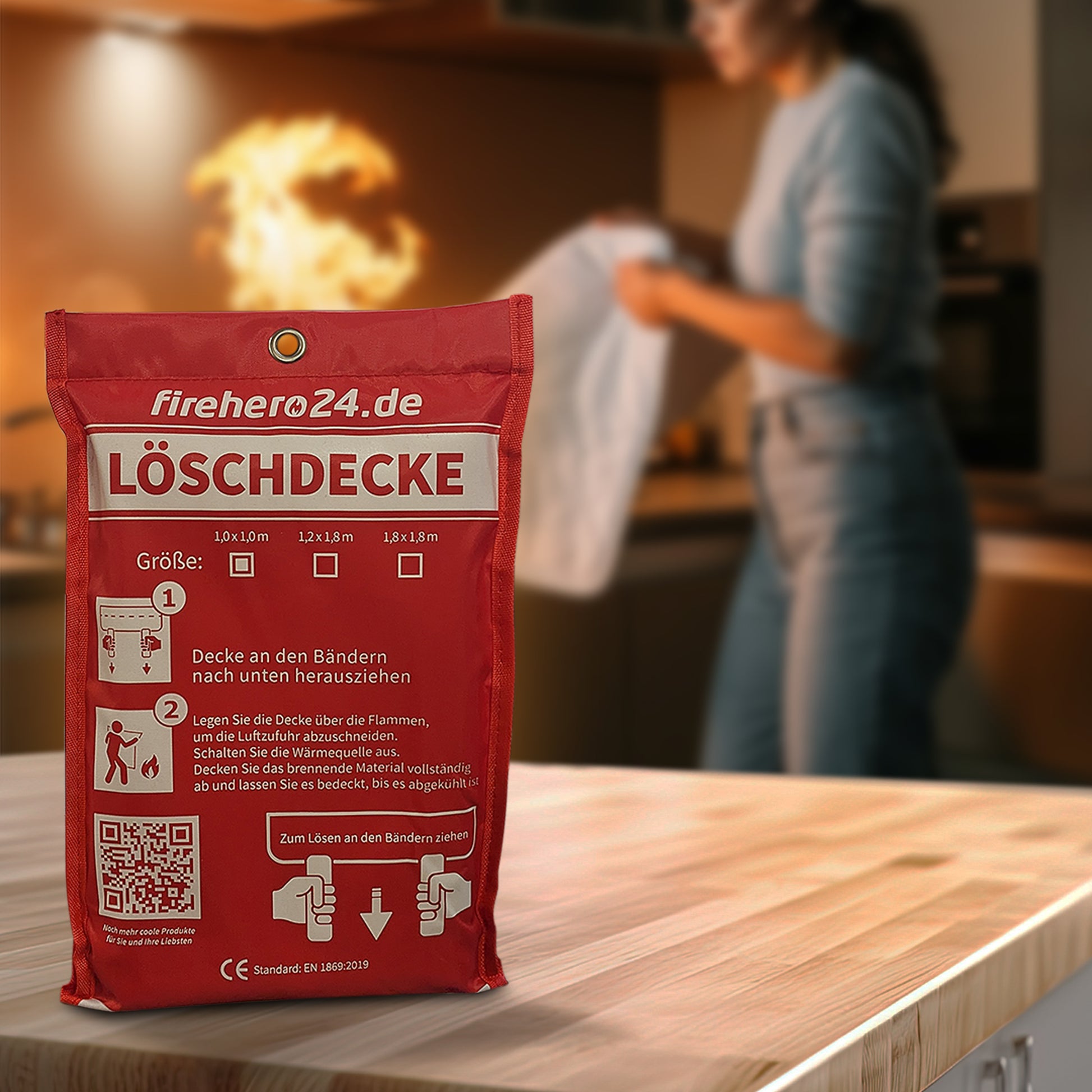 Feuerlöschdecke von firehero24.de bereit zur Anwendung bei Fettbrand in der Küche – schnelle Hilfe bei gefährlichen Entstehungsbränden